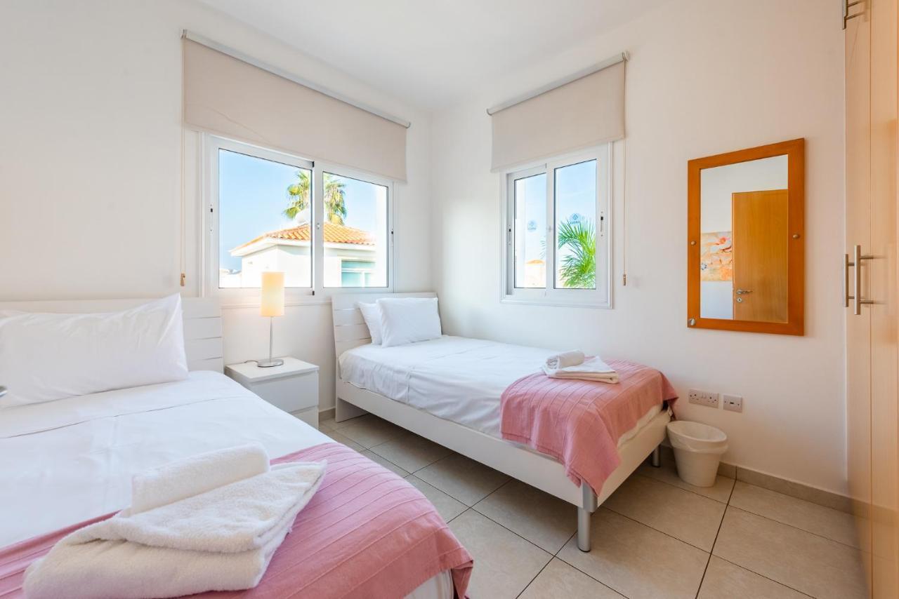 Villa Palm Breeze By Ezoria Villas プロタラス エクステリア 写真